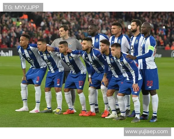 蓝色7号球衣足球明星的辉煌历程与场上风采揭秘